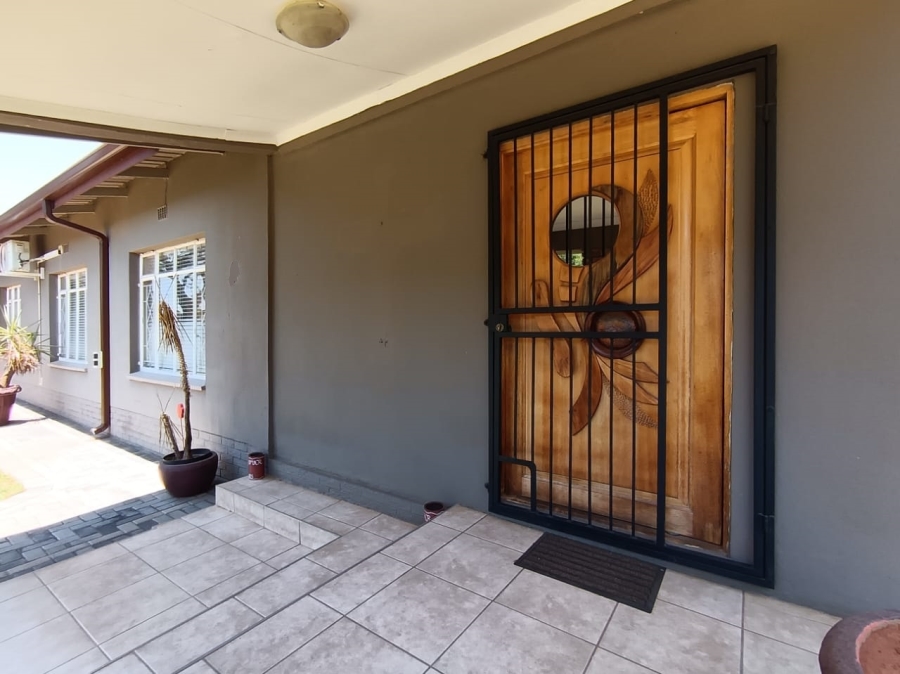 4 Bedroom Property for Sale in Protea Park North West